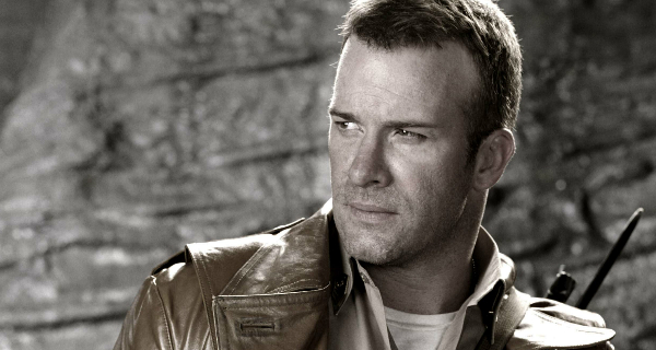 1922 star Thomas Jane talks about The Predator!