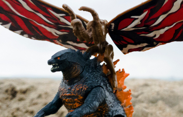 Toy Fair 2019: Closer look at Jakks Fire Godzilla vs. Mothra figures!