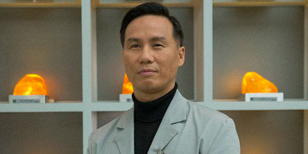 Frank Marshall hints at a return for Henry Wu in Jurassic World 2!