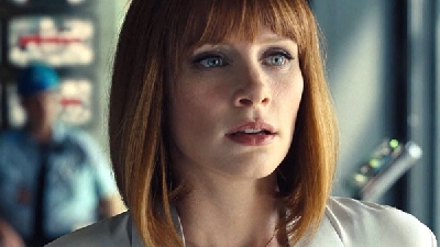 First look at Claire (Bryce Dallas Howard) in Jurassic World 3 (2021)!