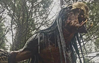 See the Feral Predator up close in new behind the scenes Prey set photos!