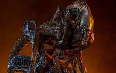 Sideshow's new Mythos Alien collectible is everything we've been waiting for!