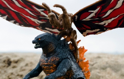 Toy Fair 2019: Closer look at Jakks Fire Godzilla vs. Mothra figures!