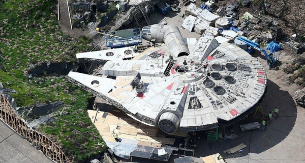 Millennium Falcon and Anch-To recreated for Star Wars Episode VIII!