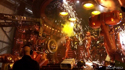 Pacific Rim: Oversized Robot Sets Featurette