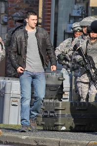Set Photo: Aaron Taylor-Johnson on Godzilla Set