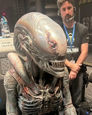Alien: Romulus Xenomorph suit BTS