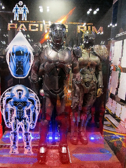 A look at the Pacific Rim Costumes from NYCC