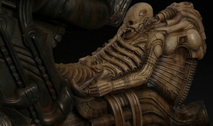 NECA reveal new photos of the Space Jockey, Drop Ship and Derelict Cinemachines!