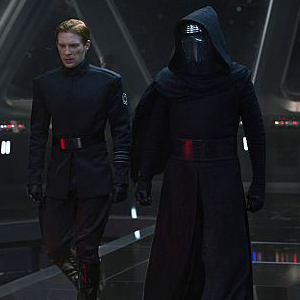 More Star Wars: The Force Awakens movie stills!