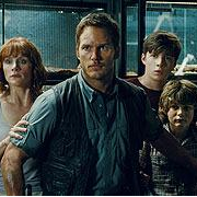 New Jurassic World Movie Still Emulates A Classic Jurassic Park Scene!